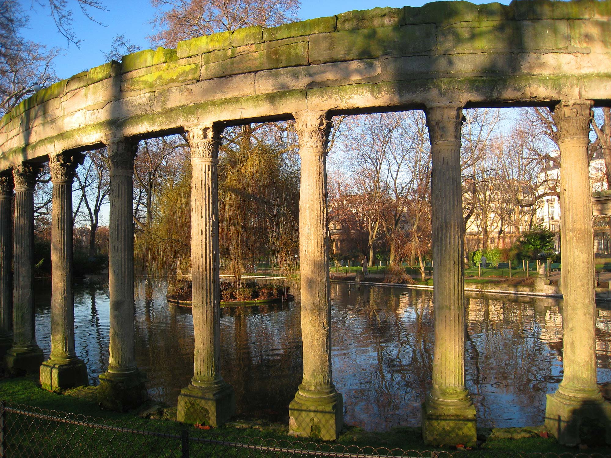 La colonnade du parc Monceau